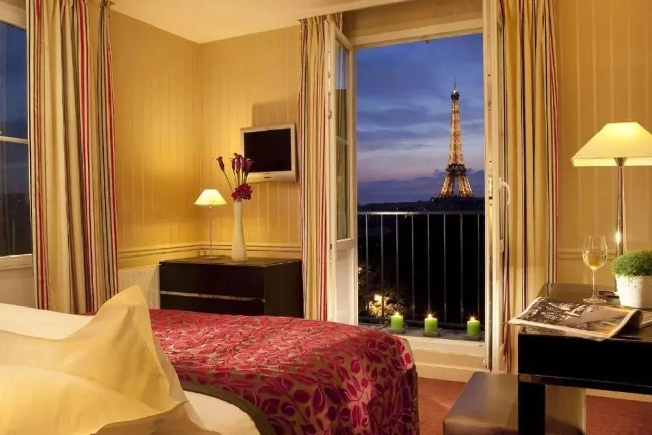 Hotel Duquesne Eiffel Paris