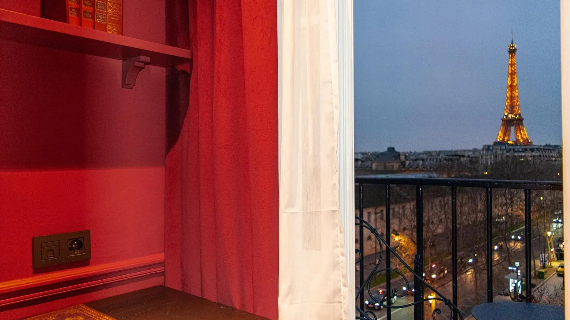 Hotel Duquesne Eiffel Paris