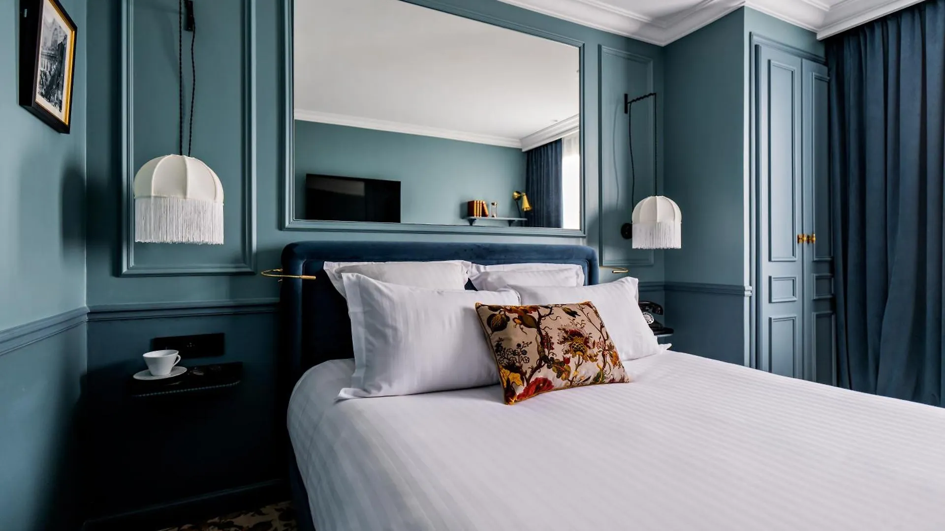***  Hotel Duquesne Eiffel Paris France