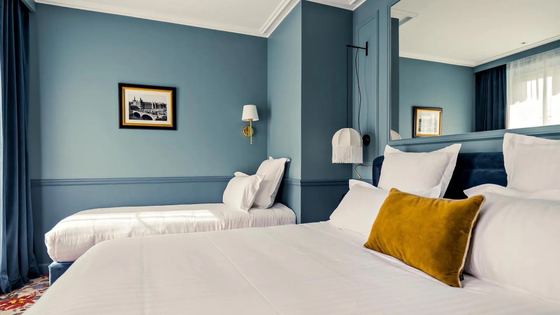 ***  Hotel Duquesne Eiffel Paris France