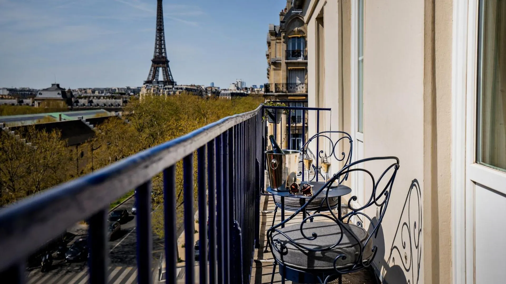 Hotel Duquesne Eiffel Paris